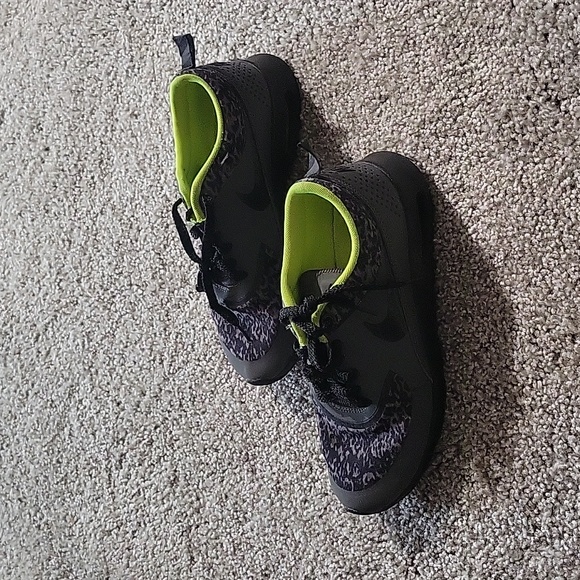 Nike Air Max Thea PrintDark Grey Black-Volt - Picture 7 of 8